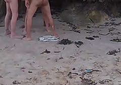 Débora fantine - gang bourgeoning na praia de nudismo